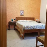 Giuliana's Cosy דירה *